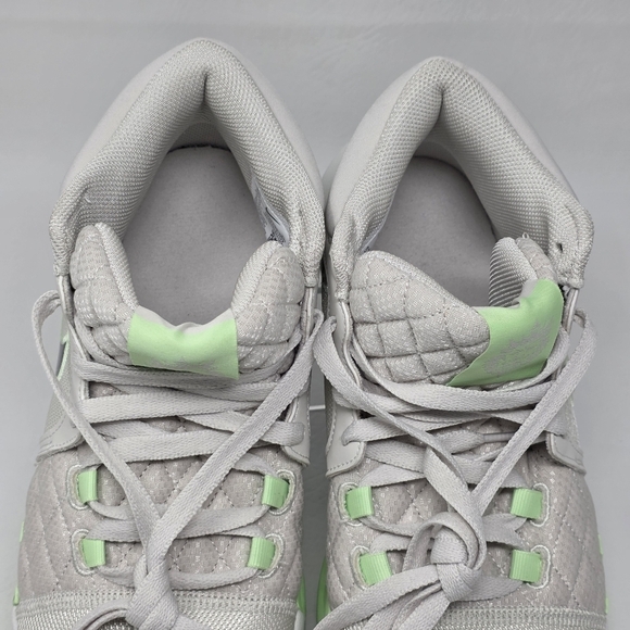Nike LeBron Witness VIII Light Bone Vapor Green HQ2139 002 Men\'s Size 9.5 New main image 5